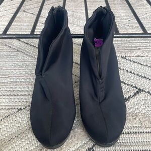 Bandolino size 8.5 ankle bootie